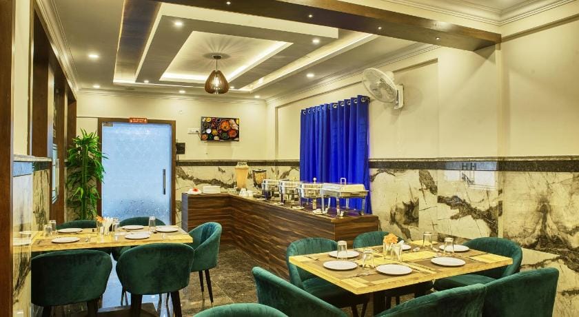 SM Royal Suites Transit Hotel near Kempegowda international Airport Bangalore Hotel in Tamil Nadu