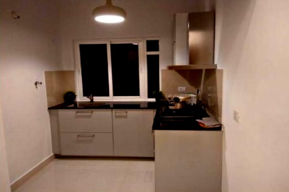 Spacious Apartment 200 mtrs to Metro and Majestic Apartment in Bengaluru