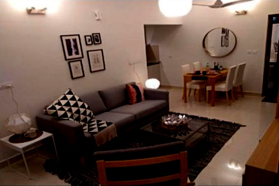 Spacious Apartment 200 mtrs to Metro and Majestic Apartment in Bengaluru
