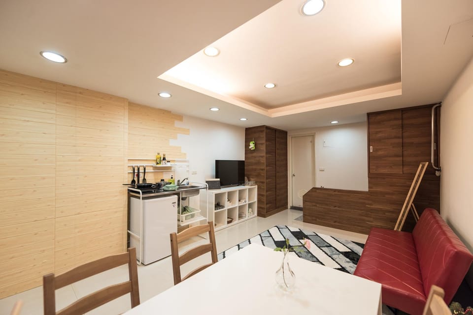 KM0116 Cozy Apt. Near Ximen MRT 2 rooms 2-6ppl Apartment in Taipei City