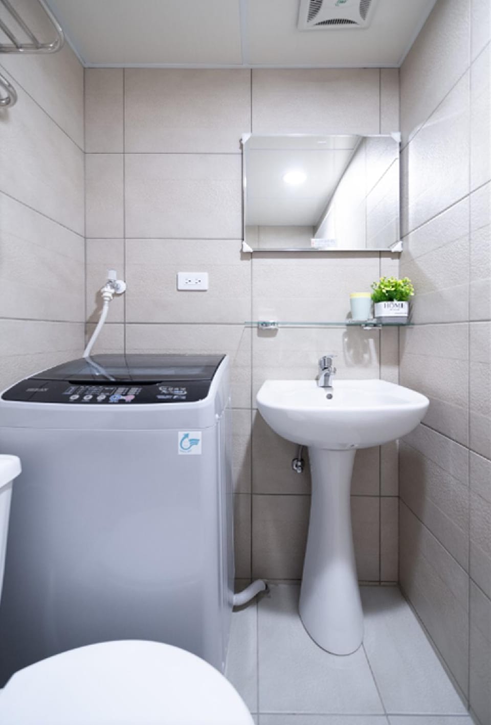 SN3252 Cozy studio in central Taipei 1 min MRT Apartment in Taipei City