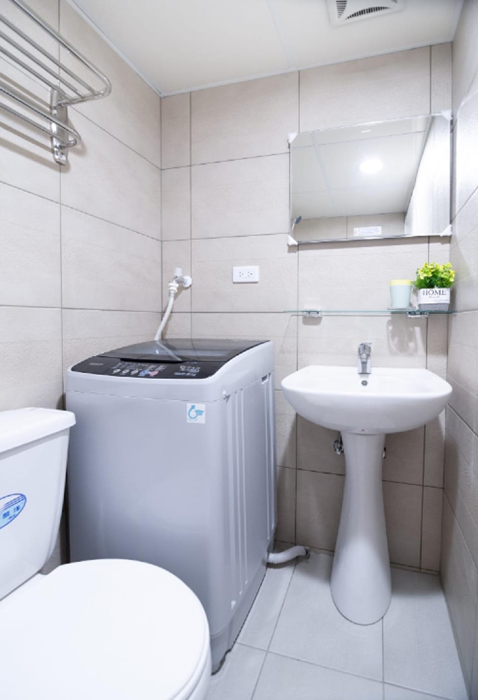 SN3252 Cozy studio in central Taipei 1 min MRT Apartment in Taipei City