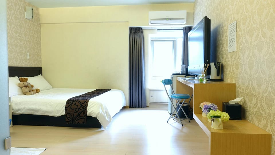 Ximending 6-8 people  home 
 Apartment in Taipei City