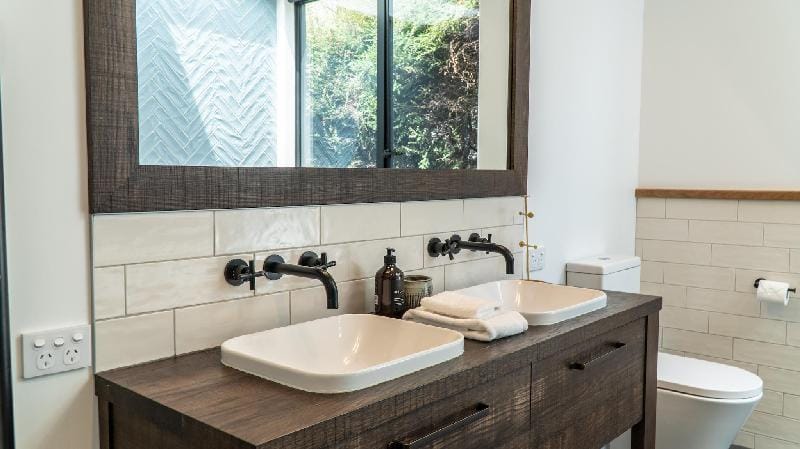 Farrant Drive - Sleeps 8 - Lake Views  Vacation rental in Wanaka
