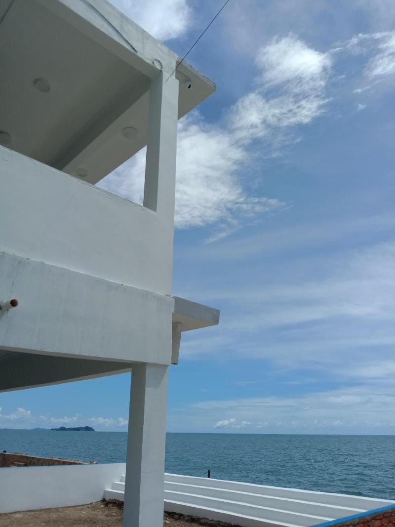 Sunset Pool Fishing Blue Ocean Station Family Room (5 People) Villa in Sabah