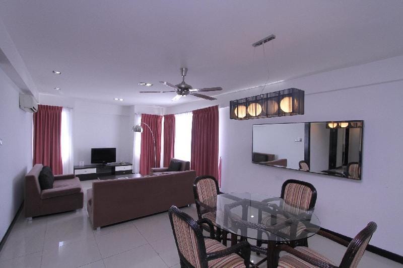 Spacious & affordable 3 Bedroom Deluxe Apartment Apartment in Kota Kinabalu