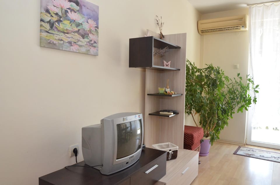 Apartment Breeze Apartment in Varna