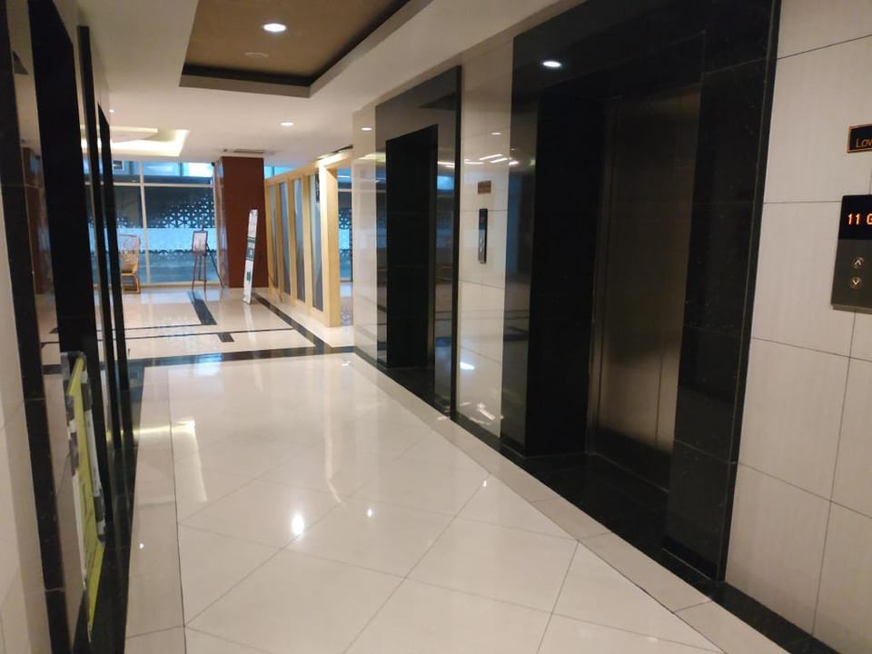 Studio Emerald A @Grand Kamala Lagoon By Mitra PRO Apartment in West Java
