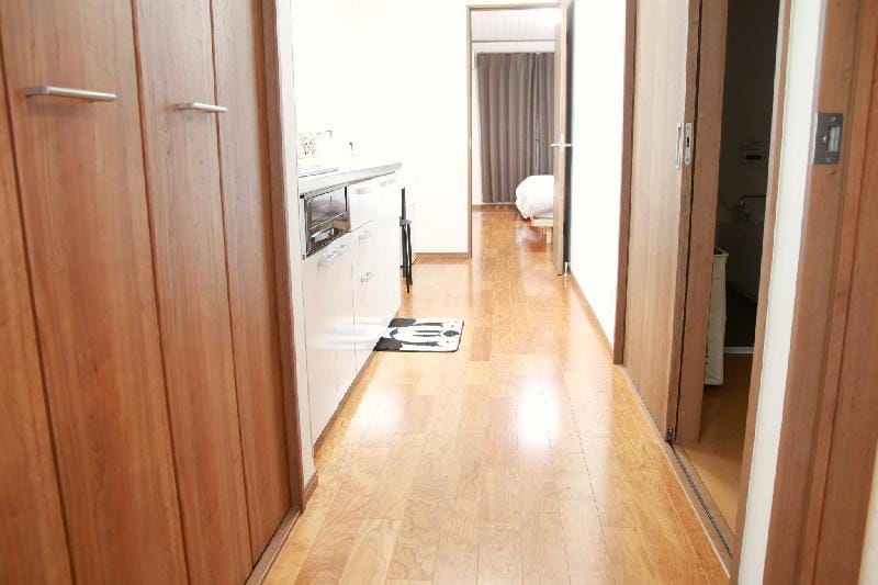 Free Shuttle Service to Disney/ディズニー・幕張シャトル付きハウス Vacation rental in Chiba Prefecture
