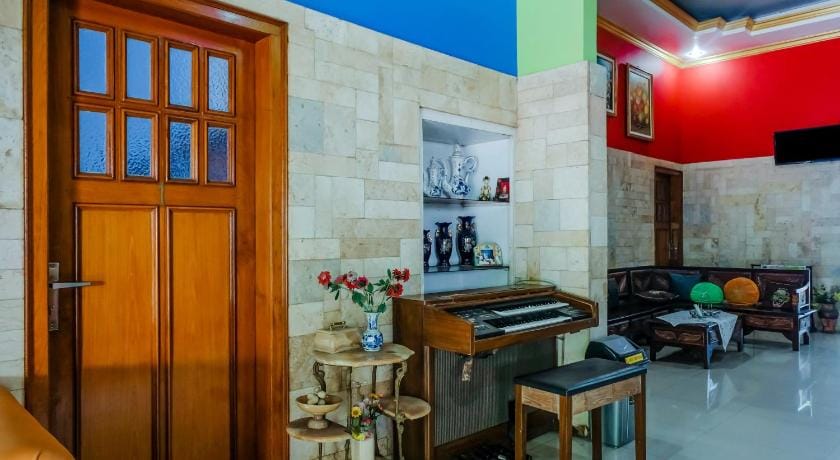Hotel O Guest House Amalia Malang Hotel in East Java