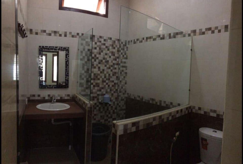 PALMVIEW HOMESTAY GRIYA MERTOJOYO MALANG Villa in East Java