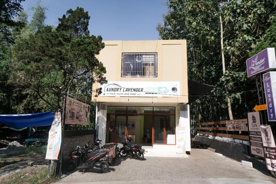 RedDoorz Syariah near Exit Tol Malang Bed and Breakfast in East Java