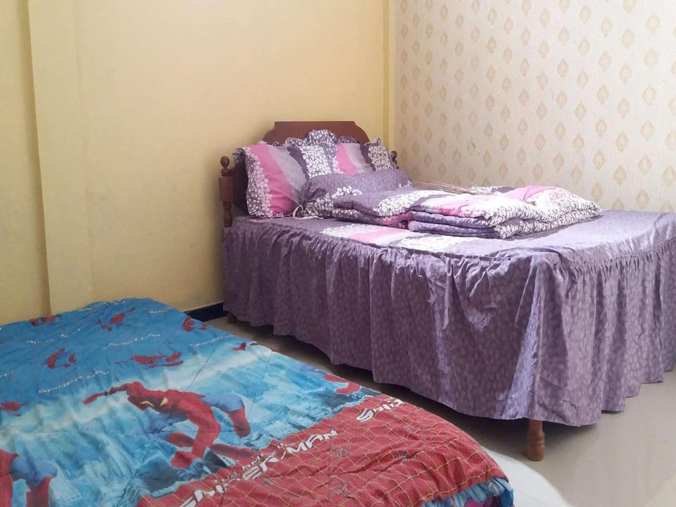 Anjas Homestay 1,untuk Keluarga anda Vacation rental in Batu