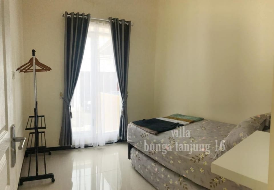 Villa Syariah Bunga Tanjung 16 Vacation rental in Batu