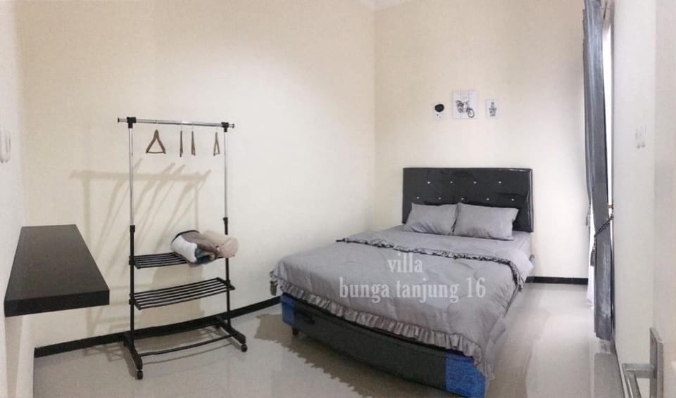 Villa Syariah Bunga Tanjung 16 Vacation rental in Batu
