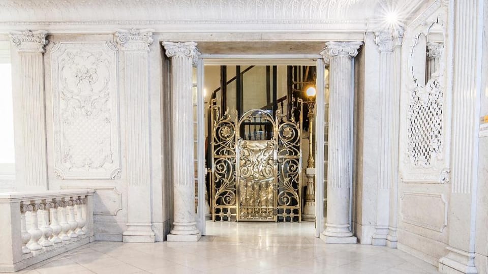 Luxury Loft in Historic Building | Gym | 2BR+2BTH Apartment in Centro