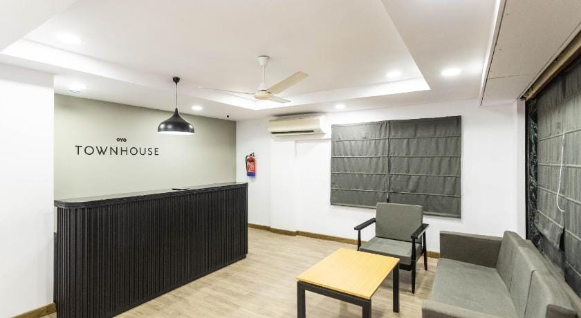 Super Townhouse Habitat New Town Rooms & Party Spaces Hotel in Kolkata