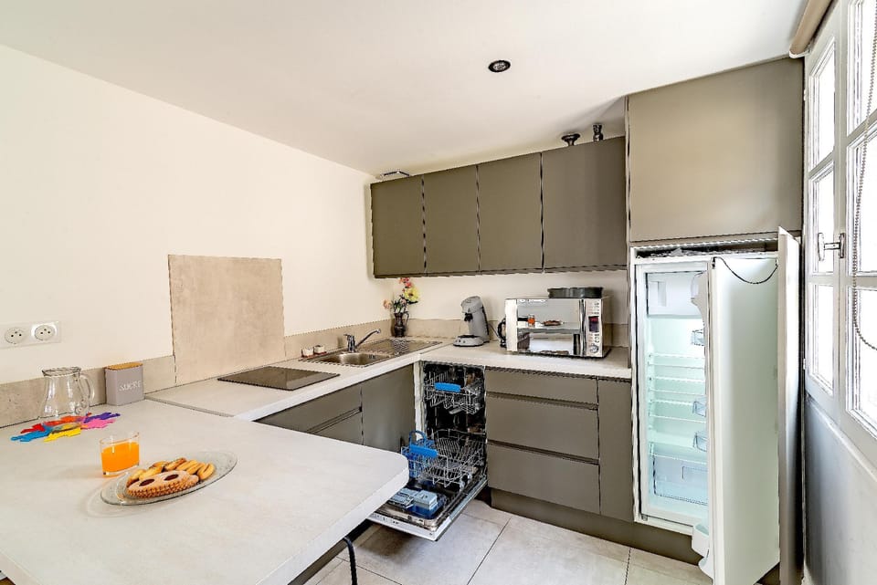 Apartment Historical Center Place Crillon L2 Apartment in Avignon