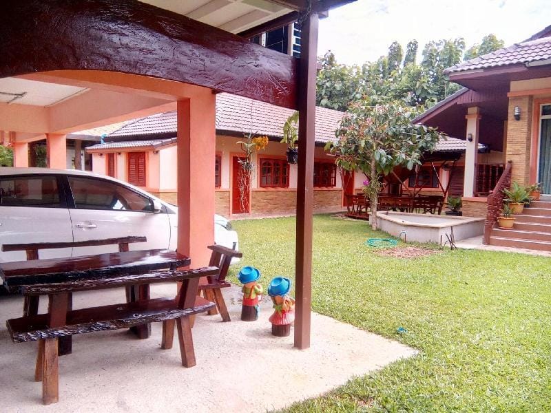 Itsaris Guest House accommodating 9 guests Vacation rental in Thailand
