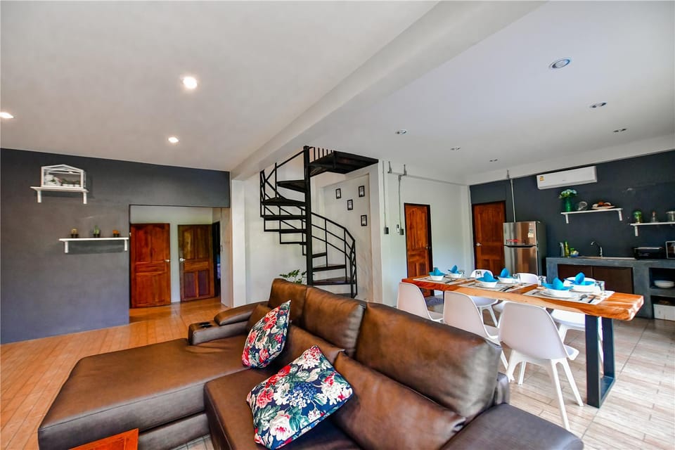 Hot spring Gardenscape pool villa / 4BR Villa in Thailand
