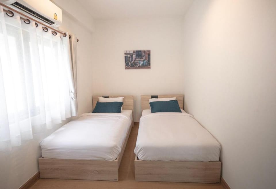 Free Pickup! - Entire house in center of old city Apartment in Chiang Mai
