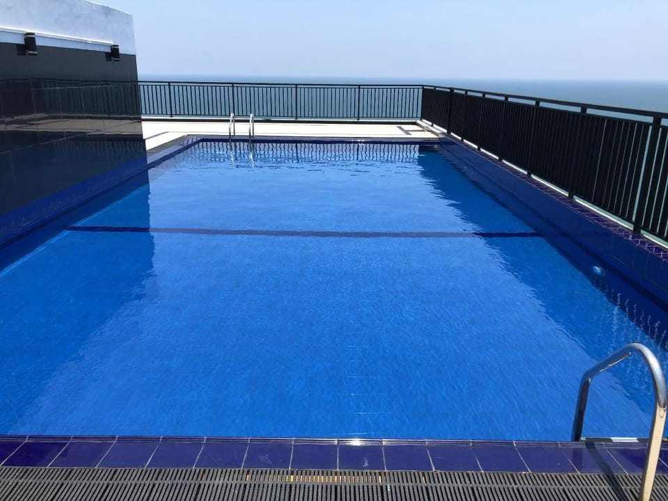 Sea Breeze, New 3 Bedroom Beach Front Apartment Apartment in Dehiwala-Mount Lavinia