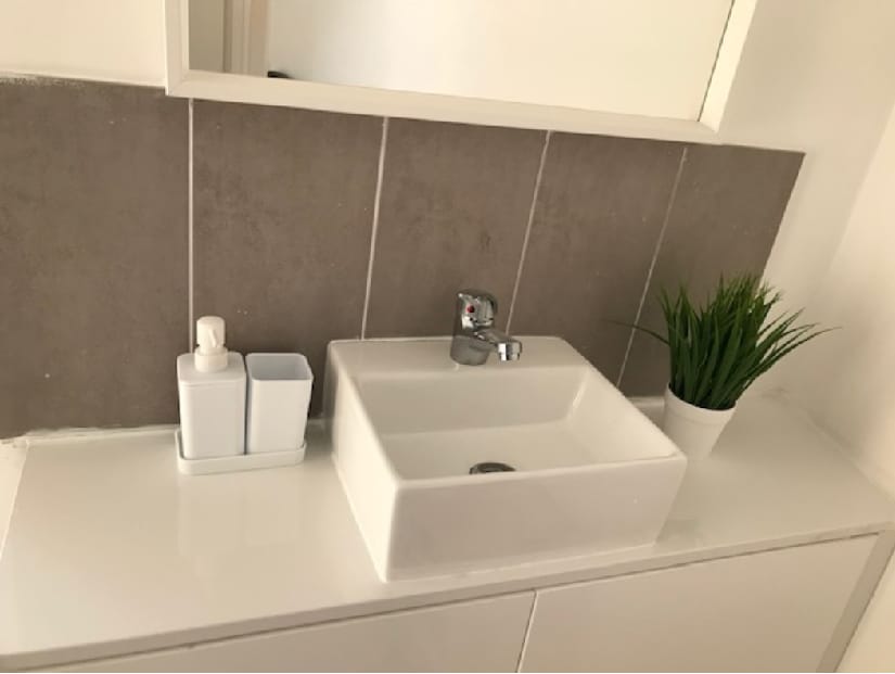 Newly Refurbished Top Floor Flat, 5 Min To Beach Apartment in Bournemouth