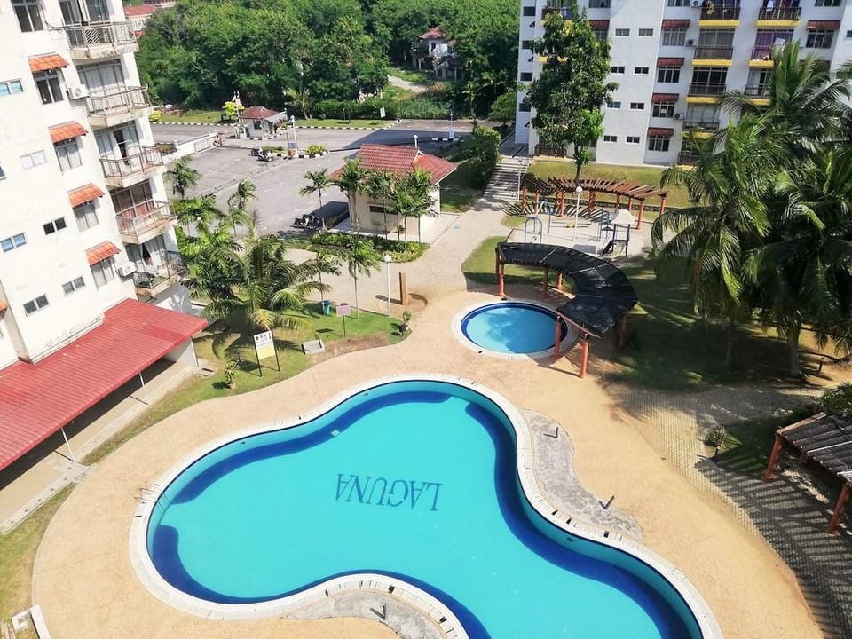 Teluk Kemang Homestay - Laguna Resort Apartment in Port Dickson
