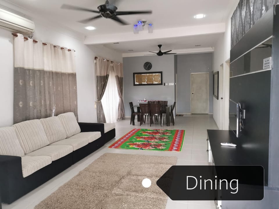 Almai Homestay batu 4 Vacation rental in Port Dickson