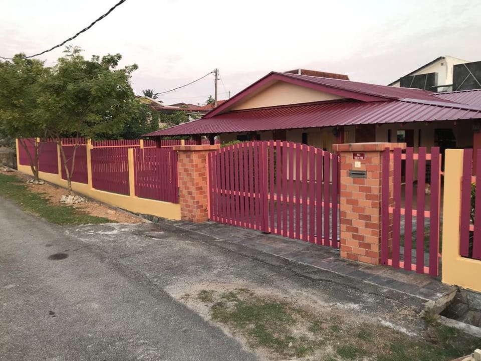 JJ's Escape - A Homely Vacation Villa with a POOL! Villa in Port Dickson