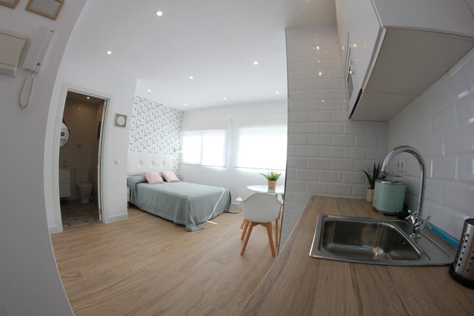 NEW, MODERN & CENTRAL STUDIO TORREMOLINOS Apartment in Torremolinos