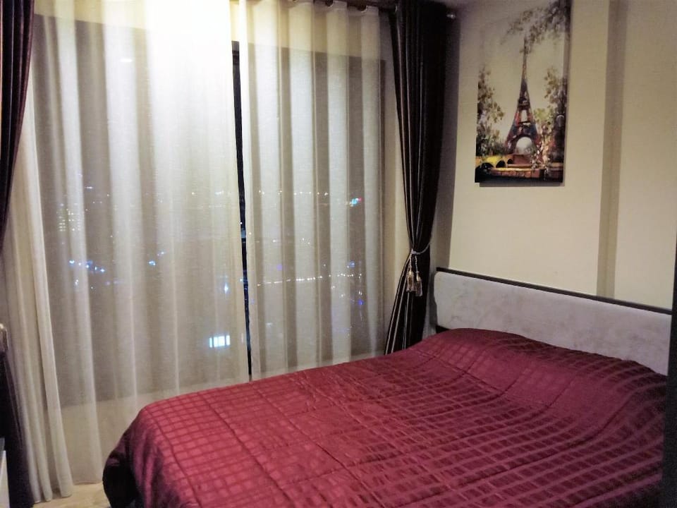 LLX 公寓@ THE BASE 35平大阳台1居室2-3人住 Apartment in Pattaya City