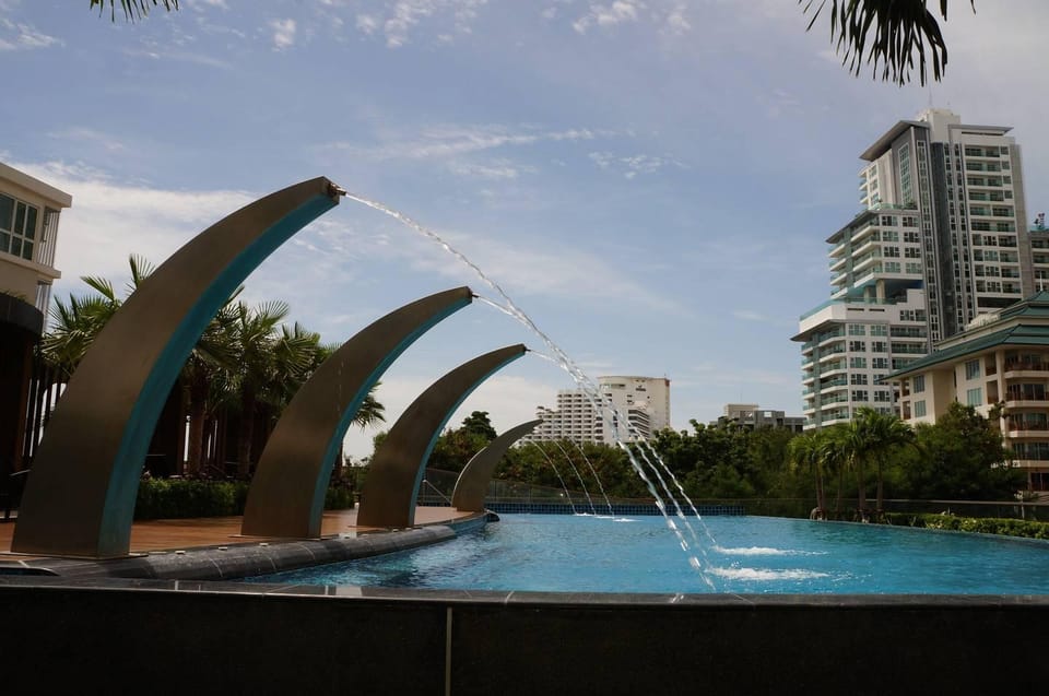 Phra Tamnak Hill Apartments Apartment in Pattaya City