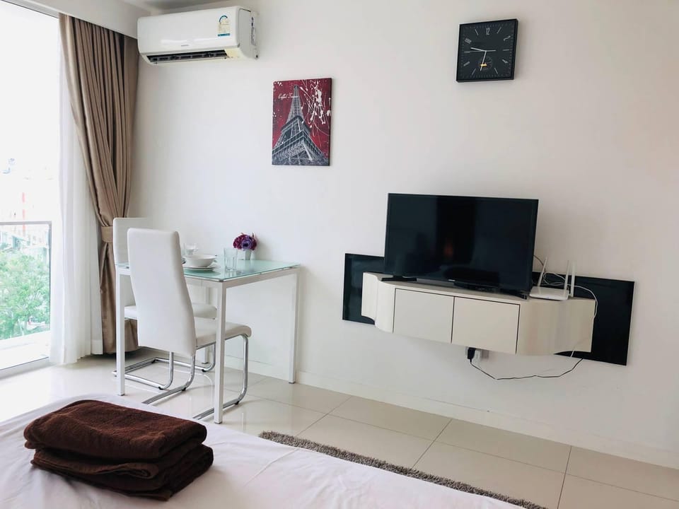 LOVELY STUDIO in City Center Residence Apartment in Pattaya City