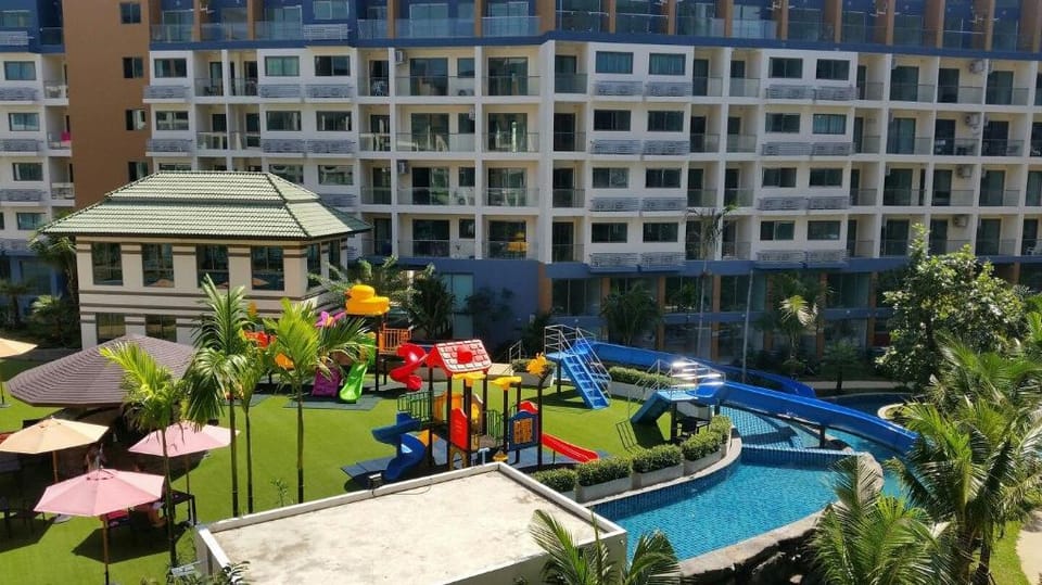 POOL VIEW Apartment in Laguna Beach Resort 2. Apartment in Pattaya City