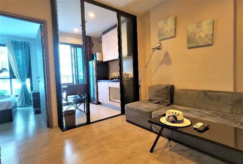 LX@THE BASE one bedroom condo Apartment in Pattaya City