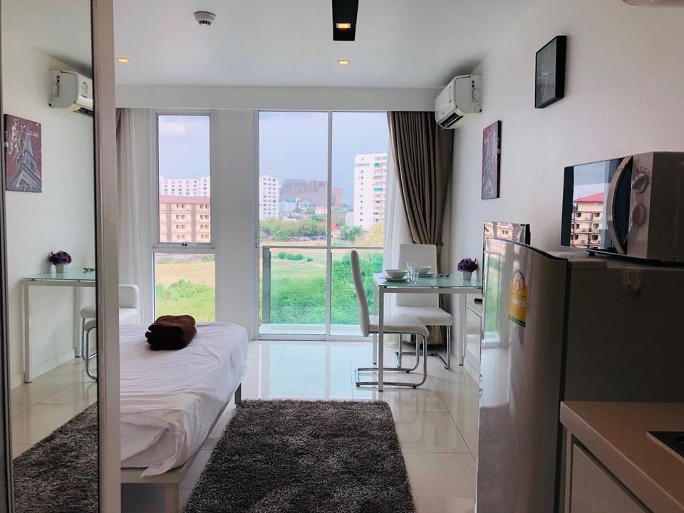 LOVELY STUDIO in City Center Residence Apartment in Pattaya City
