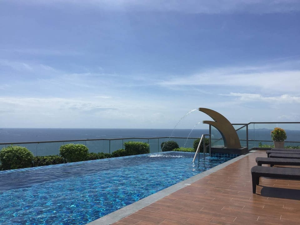 DECORATED Apartment in Peak Towers ( SEA VIEW ) Apartment in Pattaya City