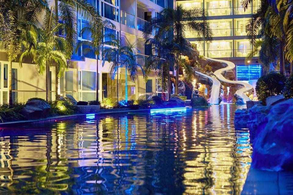 Centara Residence/Soi Bua khao/Balcony 4 Apartment in Pattaya City