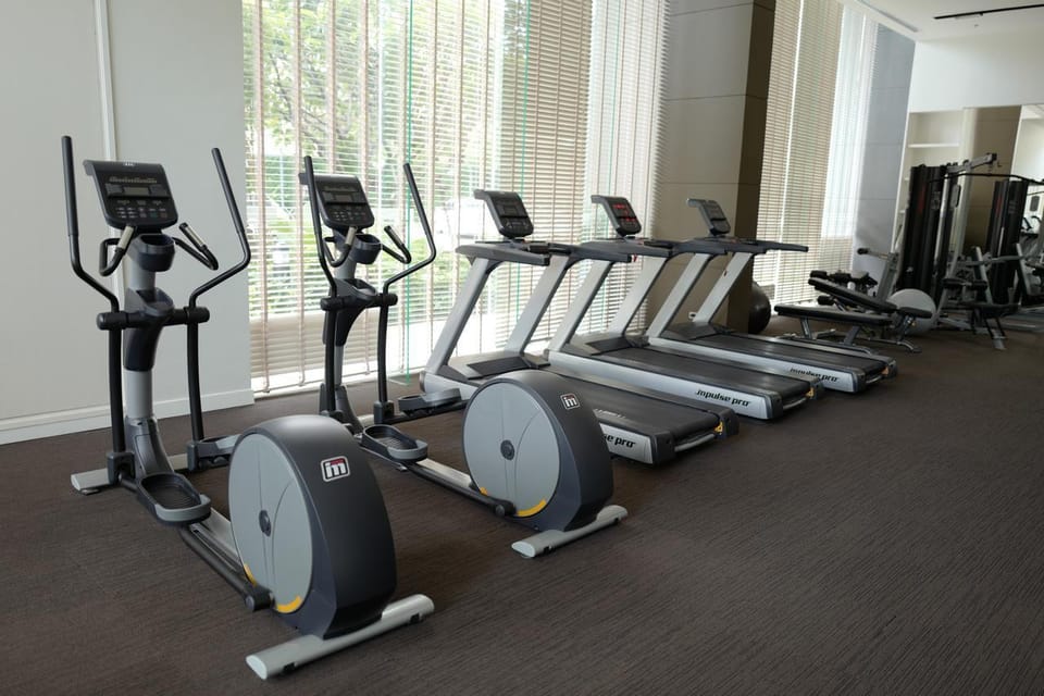 Amazing Sea View Family 2BR Unixx/Pool/Gym/Netflix Apartment in Pattaya City
