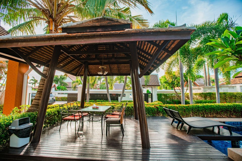 Jomtien Beach Deluxe Five-Bedroom Pool Villa Villa in Pattaya City