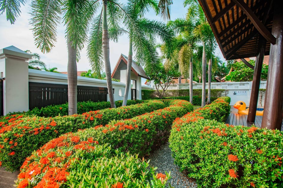 Jomtien Beach Deluxe Five-Bedroom Pool Villa Villa in Pattaya City