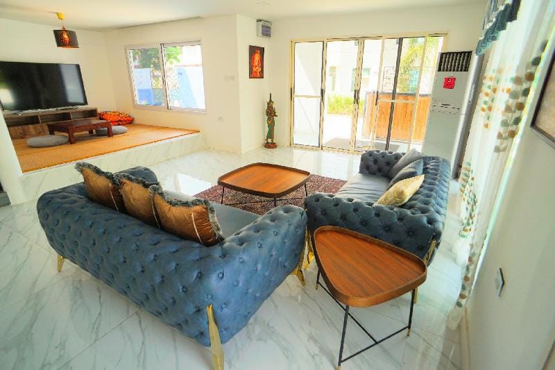 4 Bedrooms Luxury Pool Villa Villa in Pattaya City