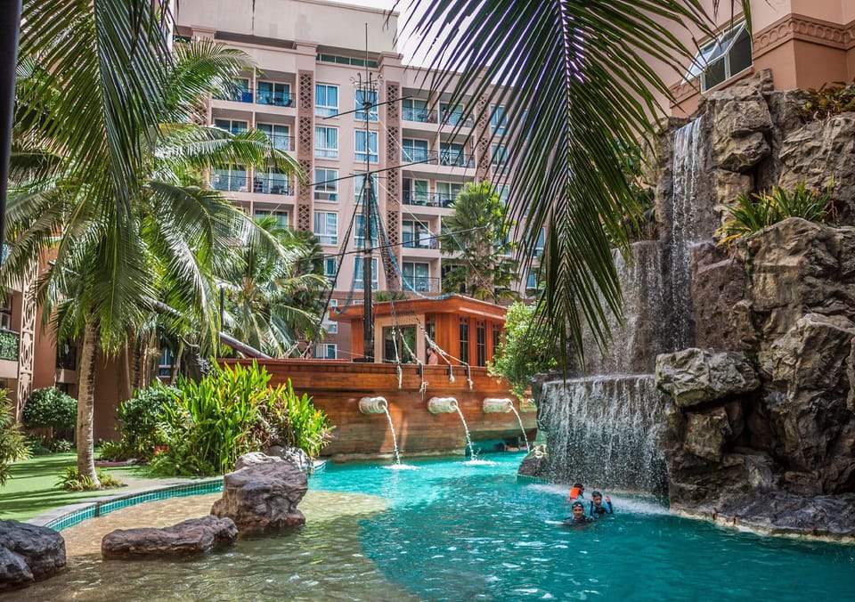 Atlantis Condo Resort Jomtien by ABG Apartment in Pattaya City