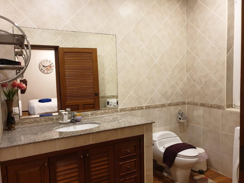 The Pool House Pattaya No.9- 3 Bedrooms 8 Adults Villa in Pattaya City