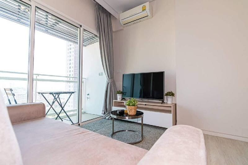 Fantastic Sea Views @ Veranda Residence 30th Fl   Apartment in Pattaya City