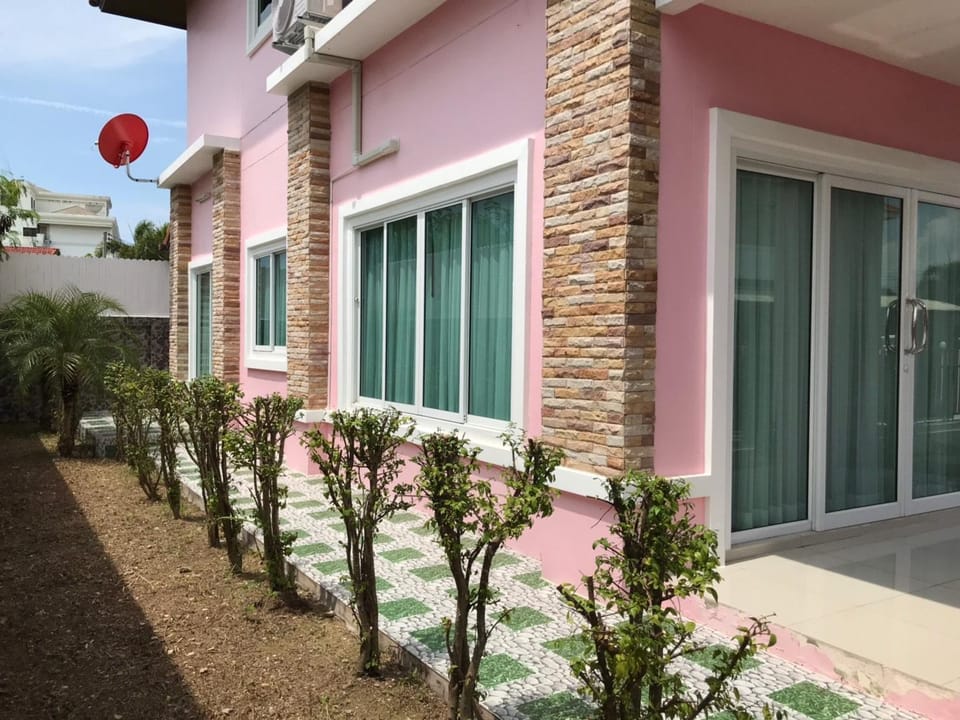 Pink Charm @ Pattaya Villa in Chon Buri Changwat