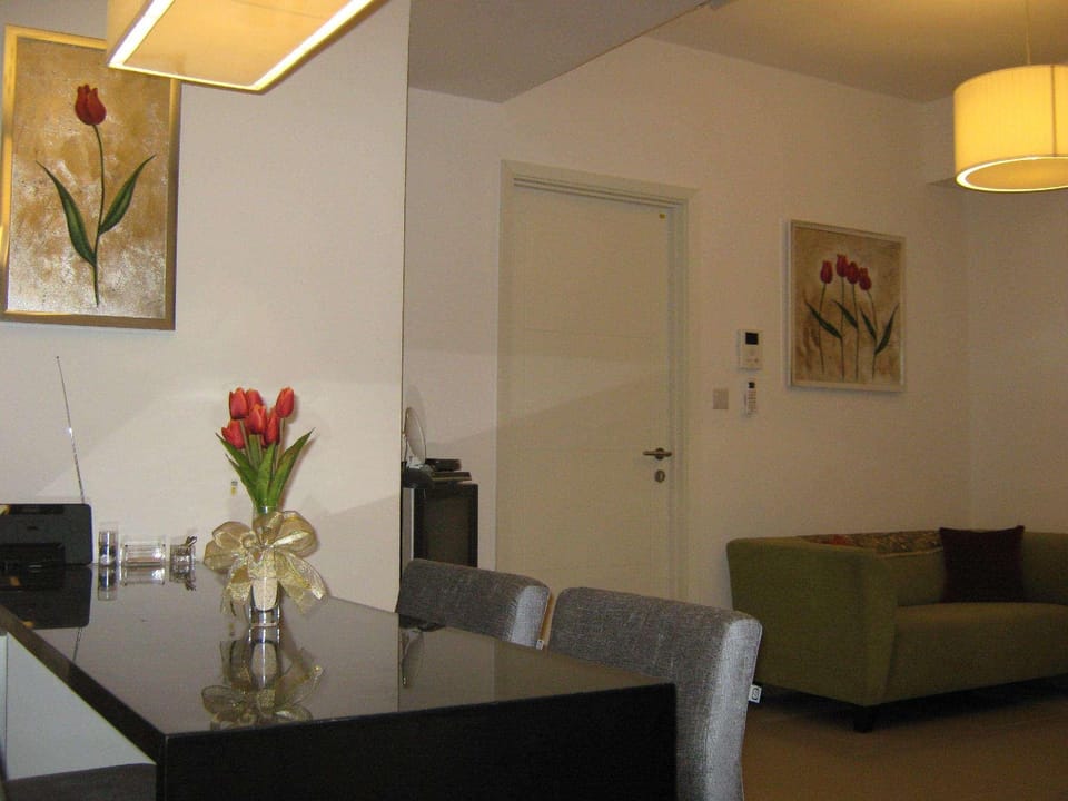Full furnished with balcony, 3rd floor, pool view Apartment in South Jakarta City
