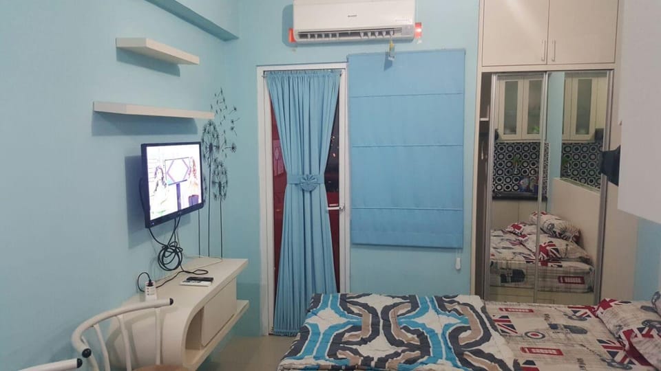 Romantic Studio Apartemen Green Pramuka City Apartment in Jakarta