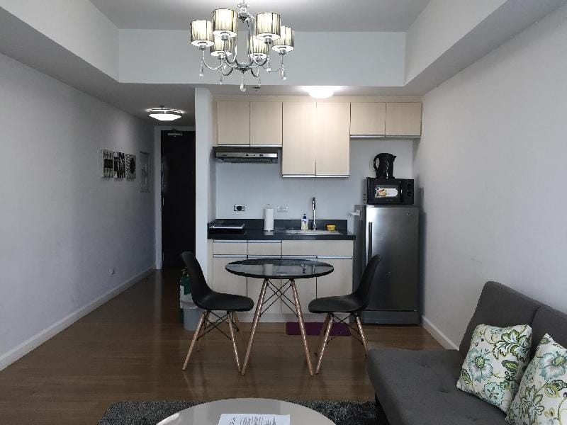 Abreeza Place ALVEO Tower 1 Studio Type + WiFi Apartment in Davao City